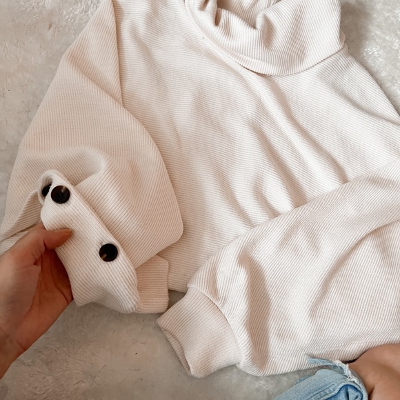 Forever 21 Cropped Dolman sleeve sweater - Picture 2 of 3